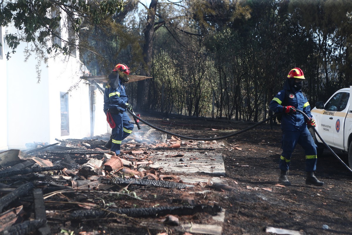 Οι δήμοι Καλαμαριάς και Παύλου Μελά στο πλευρό του δήμου Θέρμης για τη φωτιά στον Τρίλοφο