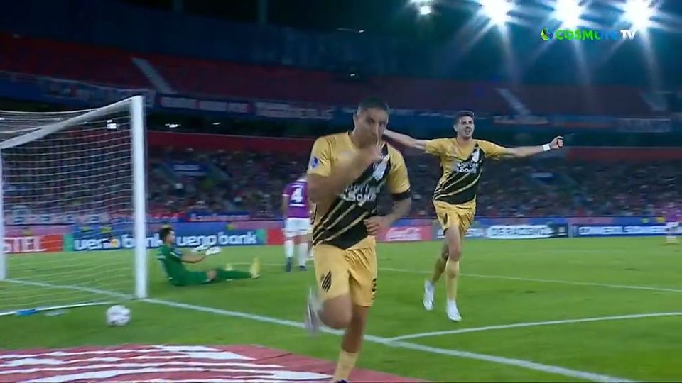 Μυθικό γκολ με τακουνάκι στην κίνηση- Ο σπίκερ το… απογείωσε (VIDEO)