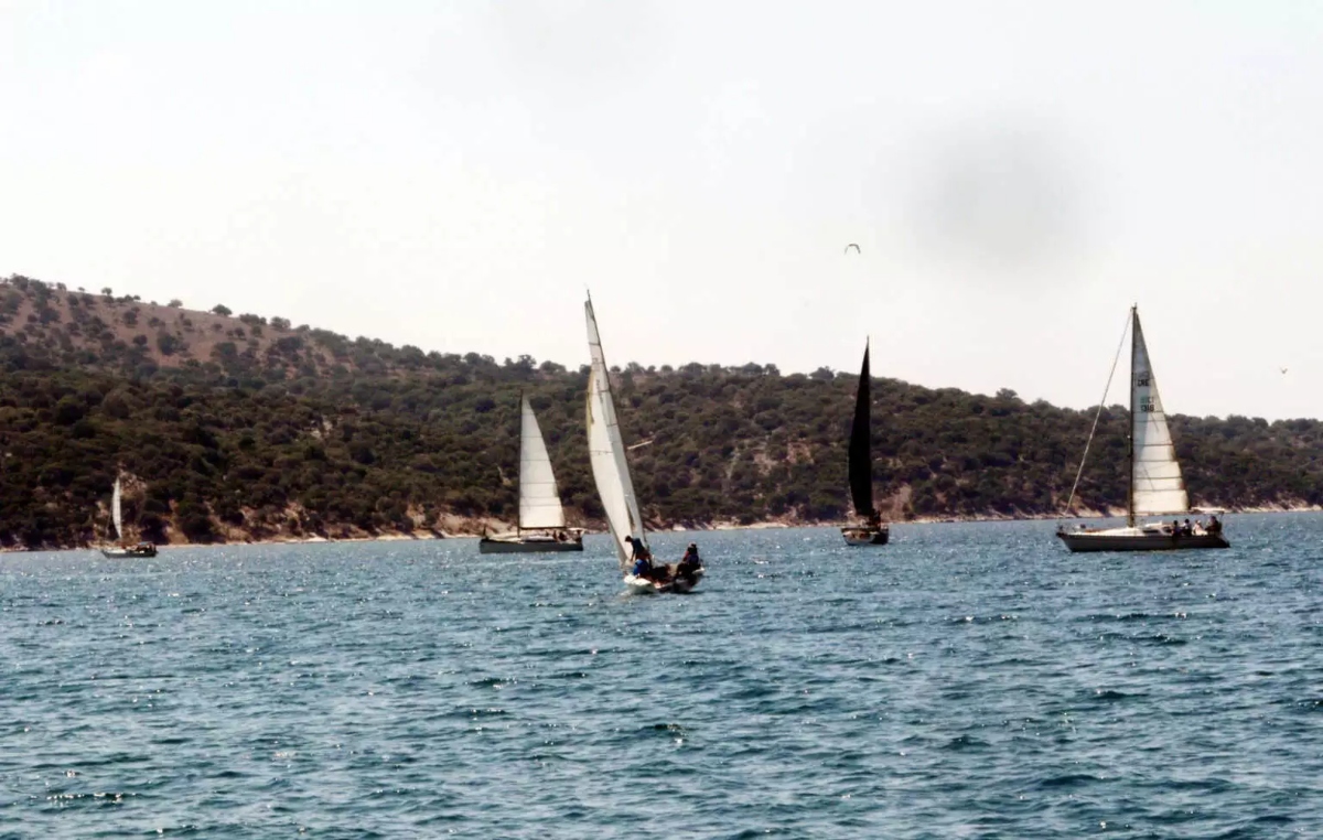 Τραγωδία σε ιστιοπλοϊκό αγώνα: Νεκρή αθλήτρια που έπεσε από το σκάφος