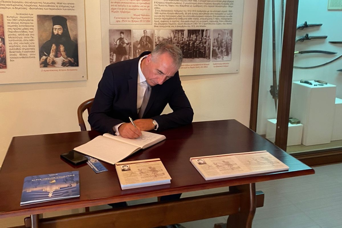 Στην Κύπρο ο Καλαφάτης (ΦΩΤΟ)