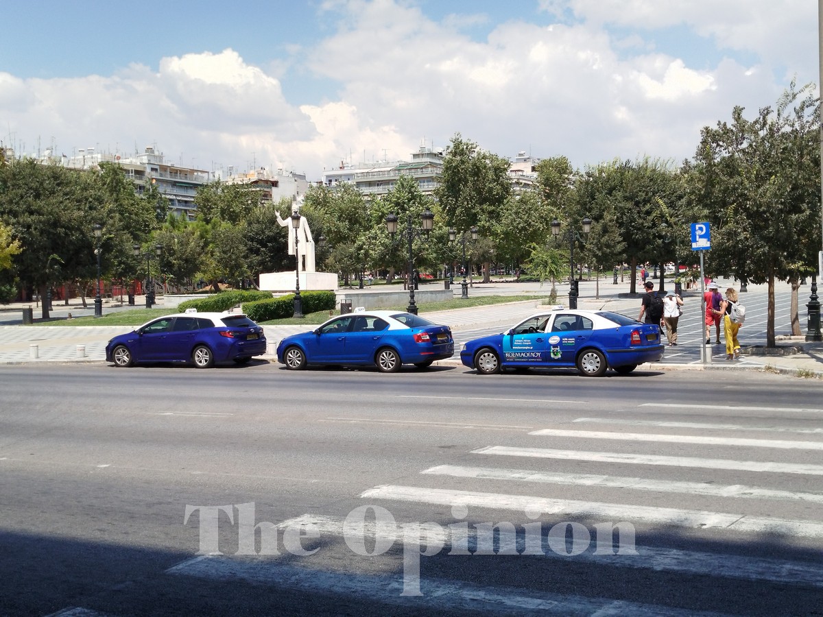 Προθεσμία τριών εβδομάδων στα ταξί για τα αυτοκόλλητα για τα POS