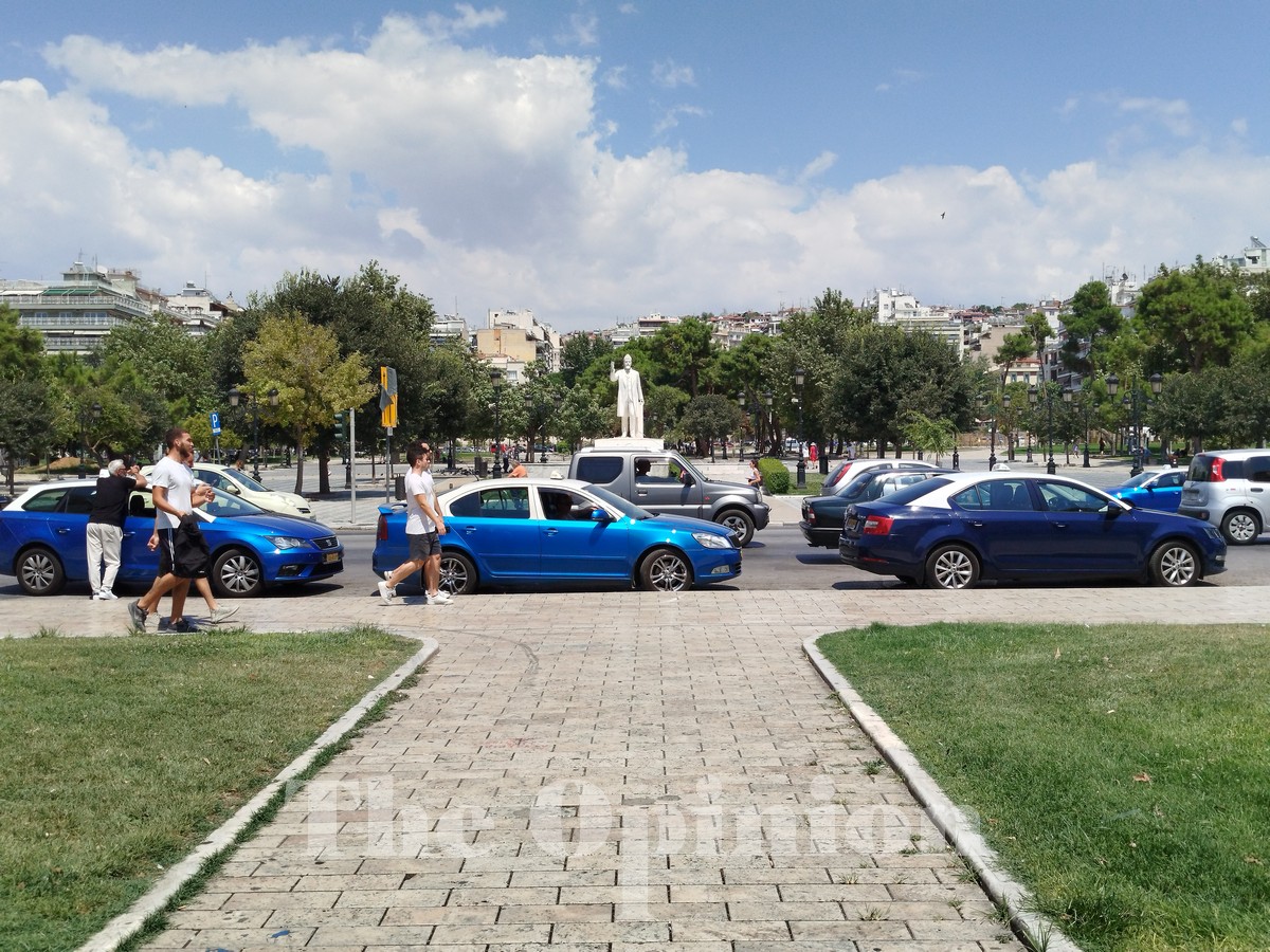 Κανονικά κυκλοφορούν τα ταξί στη Θεσσαλονίκη σήμερα Μεγάλη Δευτέρα – Γιατί ανεστάλη η απεργία
