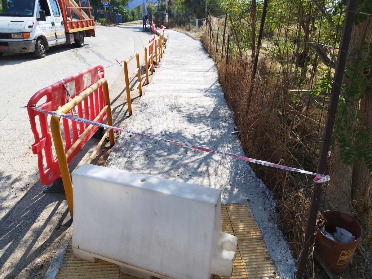 Δήμος Θεσσαλονίκης: Κατασκευάστηκε πεζοδρόμιο για καλύτερη πρόσβαση το Θέατρο Γης