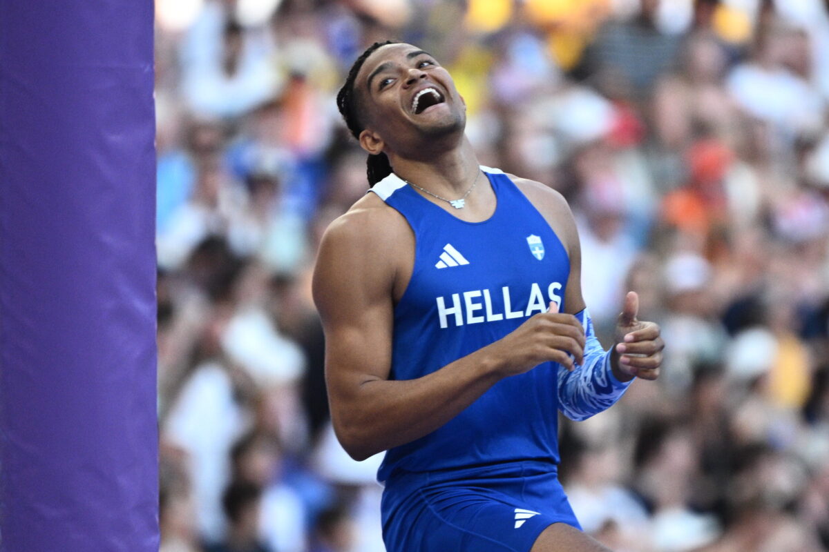 Αποθεώθηκε ο Καραλής στο Ολυμπιακό Χωριό (VIDEO)