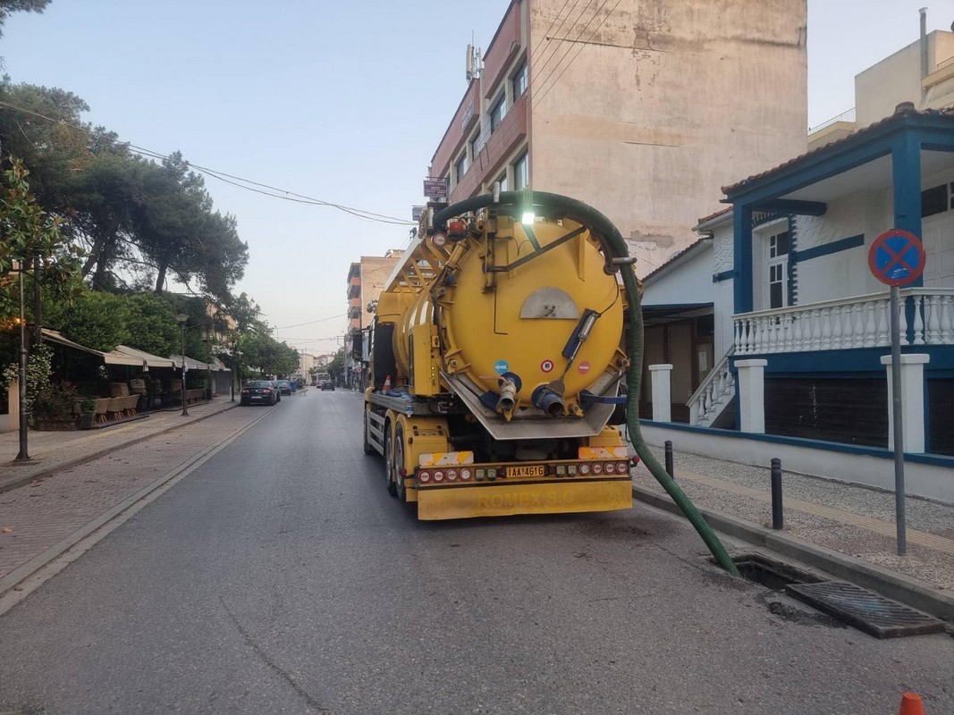 Καθαρισμοί και αποφράξεις φρεατίων στο δίκτυο ομβρίων υδάτων στο δήμο Λαγκαδά (ΦΩΤΟ)