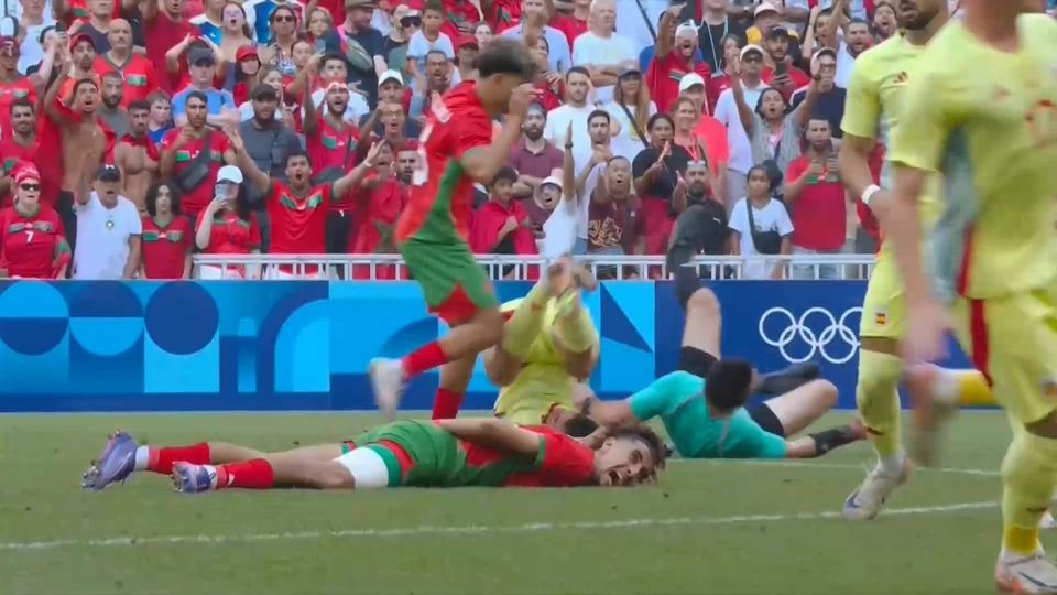 Ολυμπιακοί Αγώνες: Τραυματίστηκε ο διαιτητής και ανέλαβε… ο 4ος! (VIDEO)