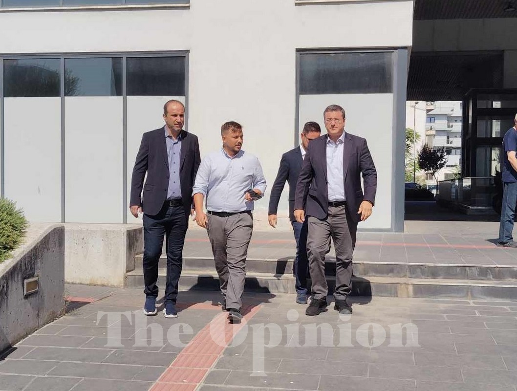 Χαμόγελα και συγκίνηση στην πανηγυρική συνεδρίαση της παράταξης Τζιτζικώστα (ΦΩΤΟ)