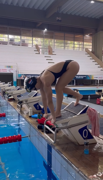 Η εντυπωσιακή κολυμβήτρια που απομακρύνθηκε από το Ολυμπιακό Χωριό (ΦΩΤΟ)