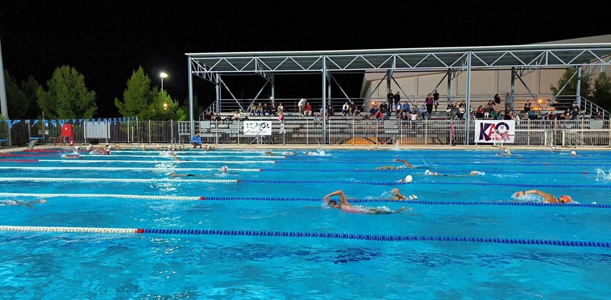 Δ. Ωραιοκάστρου: Κολύμπησαν 12 ώρες για να υποστηρίξουν παιδιά  με σοβαρές ασθένειες (ΦΩΤΟ)