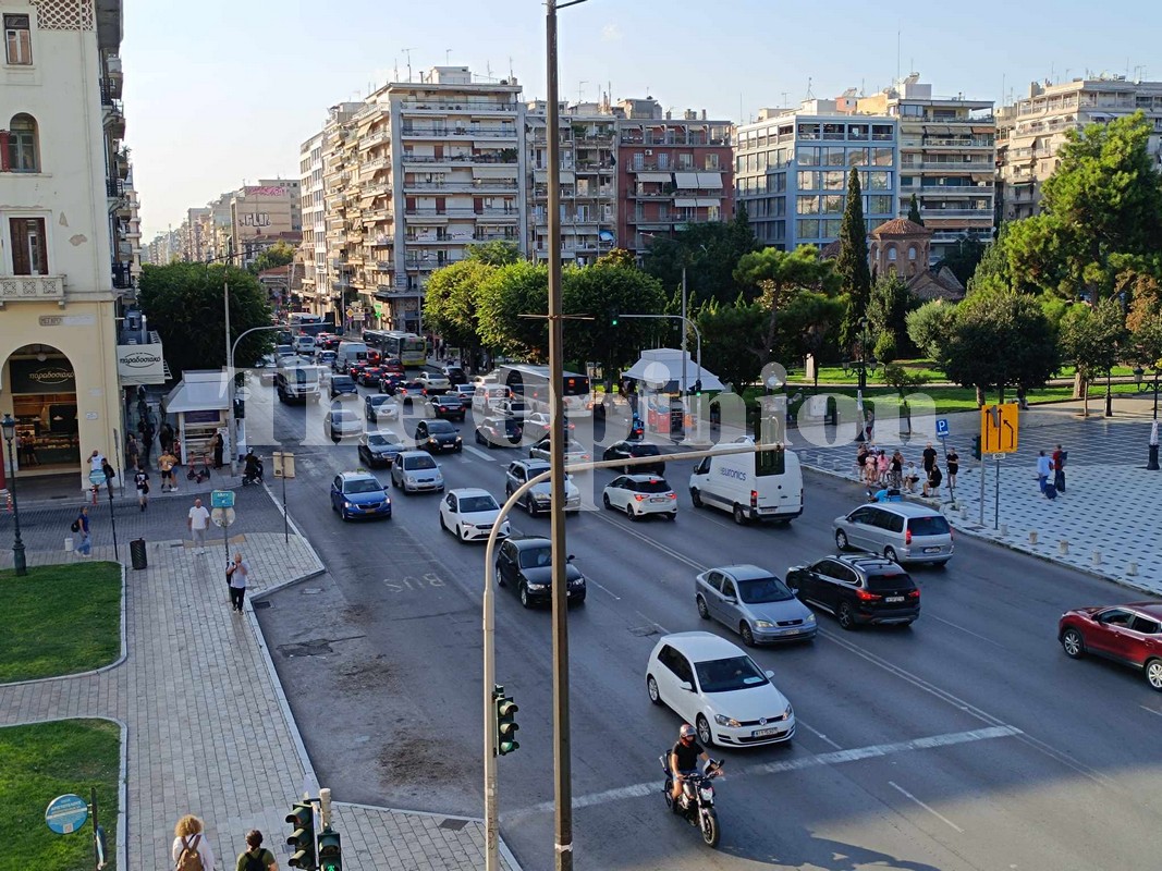 Θεσσαλονίκη: Όλη μέρα ένα μποτιλιάρισμα! (ΦΩΤΟ)