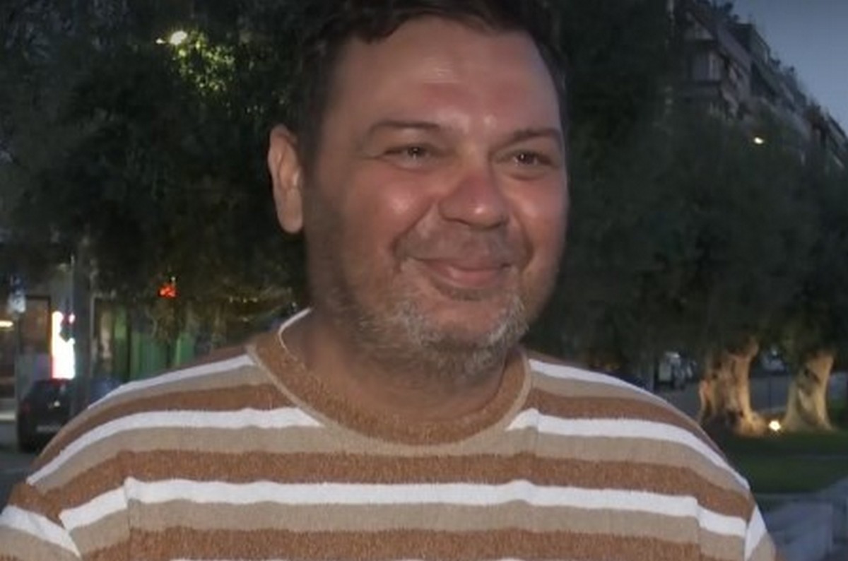 Γενέθλια ΠΑΣΟΚ: Συγκινήθηκε ο γνωστός «ΠΑΣΟΚτσής» των «Ράδιο Αρβύλα» (VIDEO)