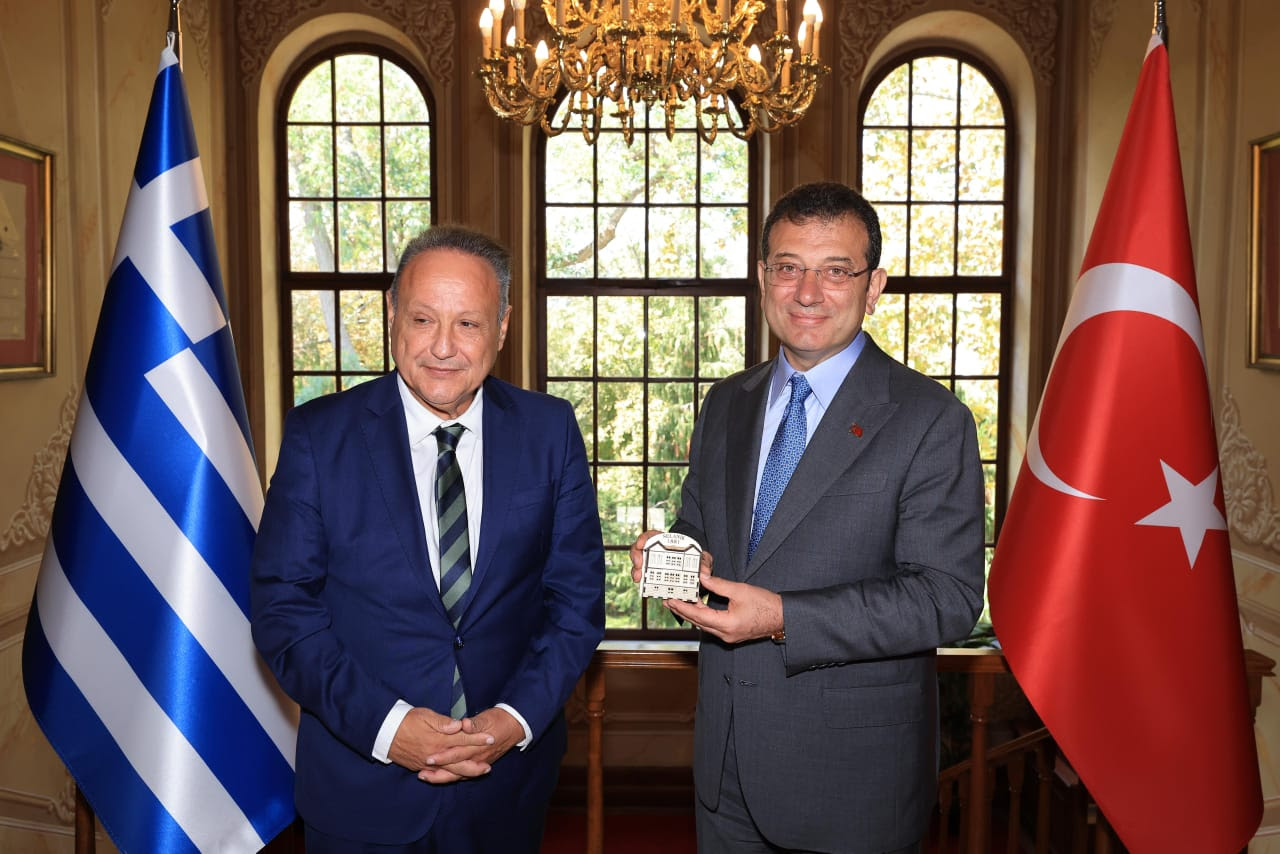 «Οφείλουμε να εργαστούμε προς όφελος των πολιτών μας» – Τι ειπώθηκε στη συνάντηση Αγγελούδη- Ιμάμογλου (ΦΩΤΟ)