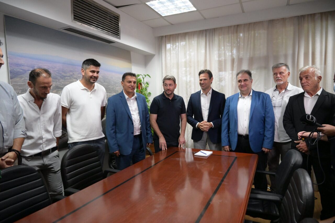 Ανδρουλάκης: «Ο κ. Μητσοτάκης κάνει μικροδιαχείριση, δεν έχει όραμα για τη χώρα» (ΦΩΤΟ)