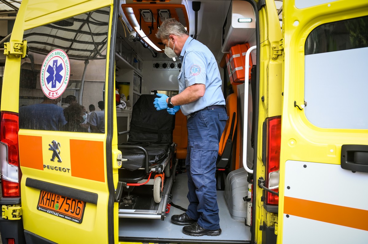 Θεσσαλονίκη: Σύγκρουση ΙΧ με δύο μηχανές – Ένας τραυματίας