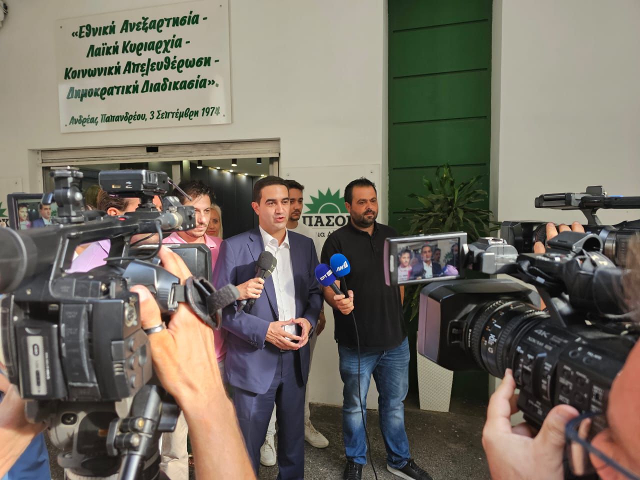 ΠΑΣΟΚ: 14.000 υπογραφές κατέθεσε ο Μιχάλης Κατρίνης