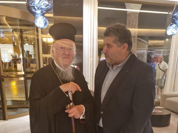 Με τον Πατριάρχη Βαρθολομαίο συναντήθηκε ο υποψήφιος πρόεδρος του ΕΕΘ Θάνος Κουλουτμπάνης