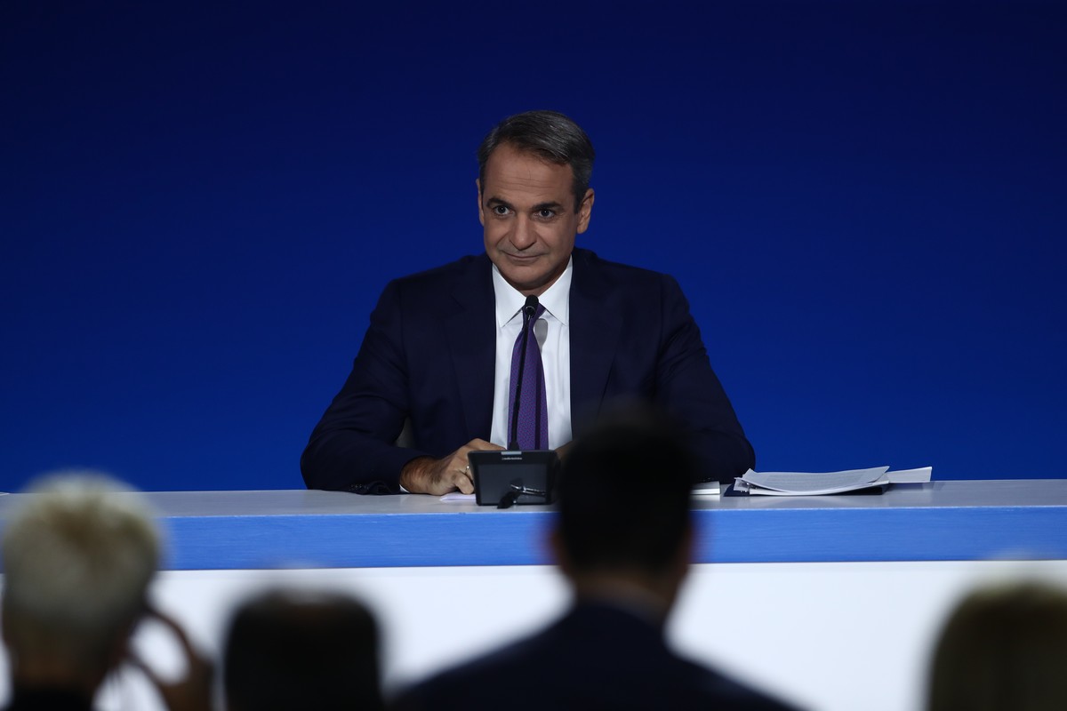 Κ. Μητσοτάκης από ΔΕΘ:  Το σύστημα δουλεύει ρολόι στα γήπεδα