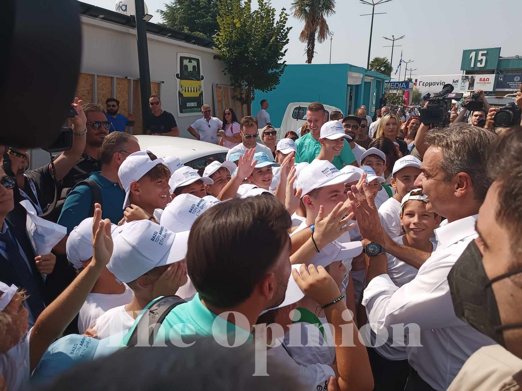 Η παγωμένη μπύρα, οι μικροί αθλητές και το εντυπωσιακό πάρκο – Τα παρασκήνια της βόλτας Μητσοτάκη στην 88η ΔΕΘ (ΦΩΤΟ-VIDEO)