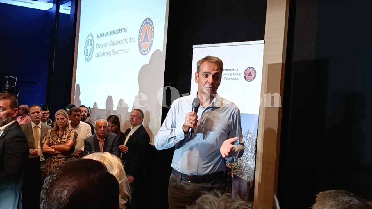 Το «μεγάλο ευχαριστώ» Μητσοτάκη σε πυροσβέστες, εθελοντές και πολιτική προστασία (ΦΩΤΟ+VIDEO)