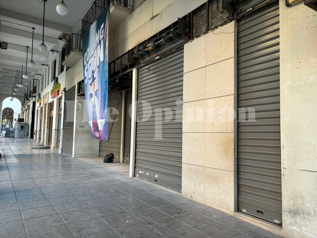 Θεσσαλονίκη: «Ζωή» σε κατάστημα στην Αριστοτέλους που παρέμενε κλειστό για χρόνια (ΦΩΤΟ)