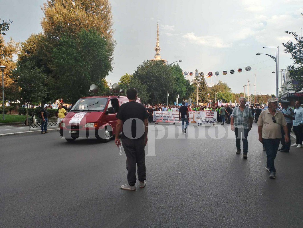 «Είμαστε άνθρωποι, δεν είμαστε αριθμοί» – Οι πορείες για την 88η ΔΕΘ (ΦΩΤΟ+VIDEO)