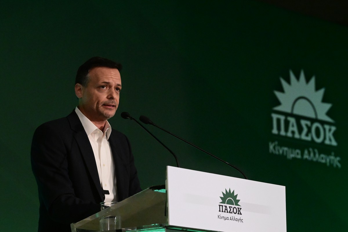 Ερευνούν τον Δούκα για τα sms