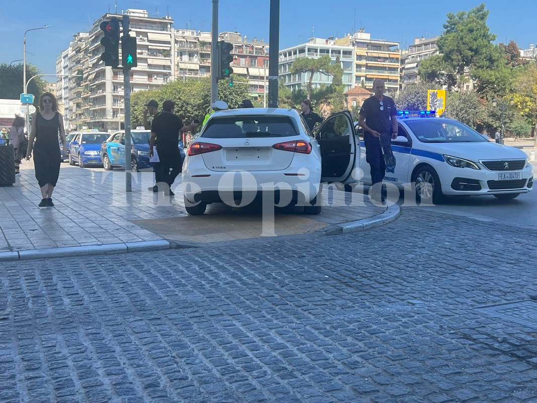 Θεσσαλονίκη: Ασυνείδητος πάρκαρε ακόμη και στο… πλακόστρωτο της Αριστοτέλους! (ΦΩΤΟ)