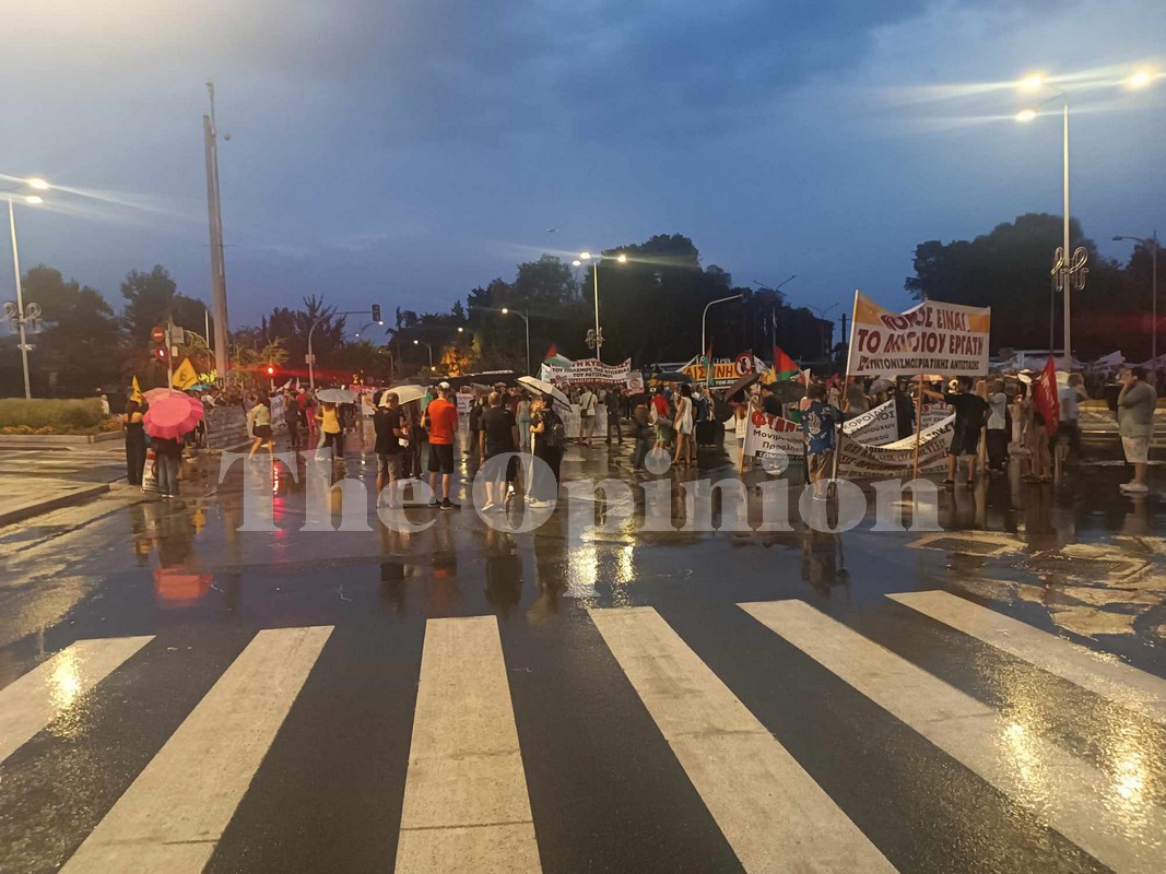 «Είμαστε άνθρωποι, δεν είμαστε αριθμοί» – Οι πορείες για την 88η ΔΕΘ (ΦΩΤΟ+VIDEO)
