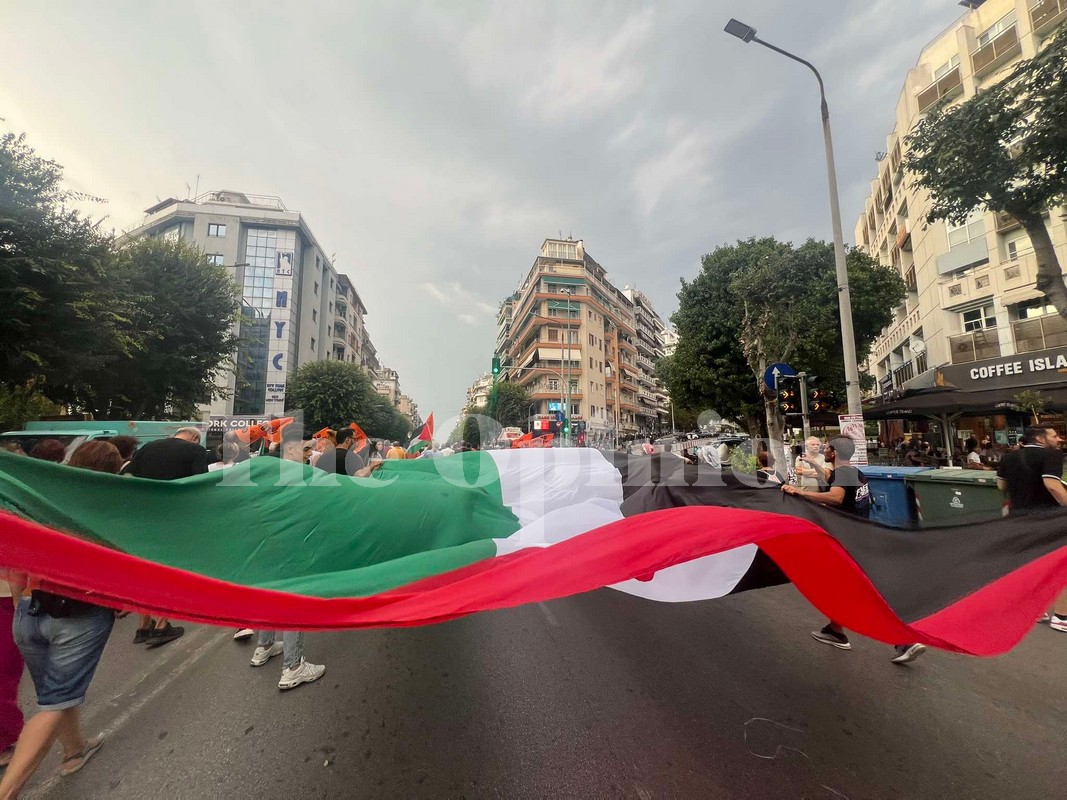«Είμαστε άνθρωποι, δεν είμαστε αριθμοί» – Οι πορείες για την 88η ΔΕΘ (ΦΩΤΟ+VIDEO)