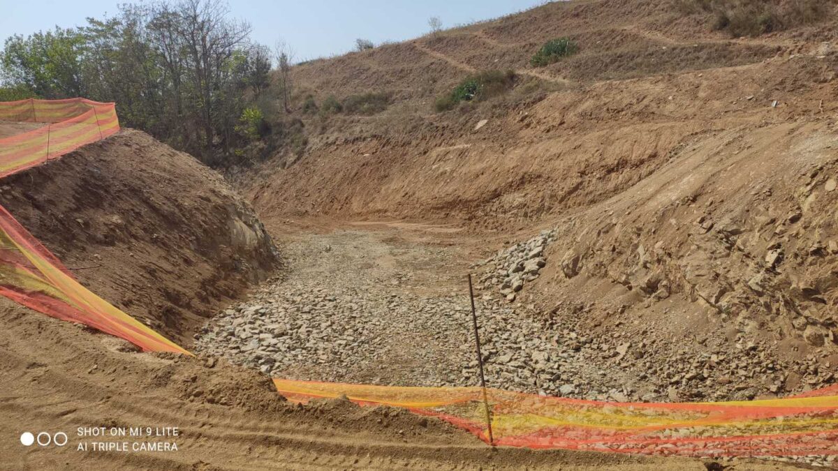 «Βλαπτικές οι εργασίες στα ρέματα για το flyover»