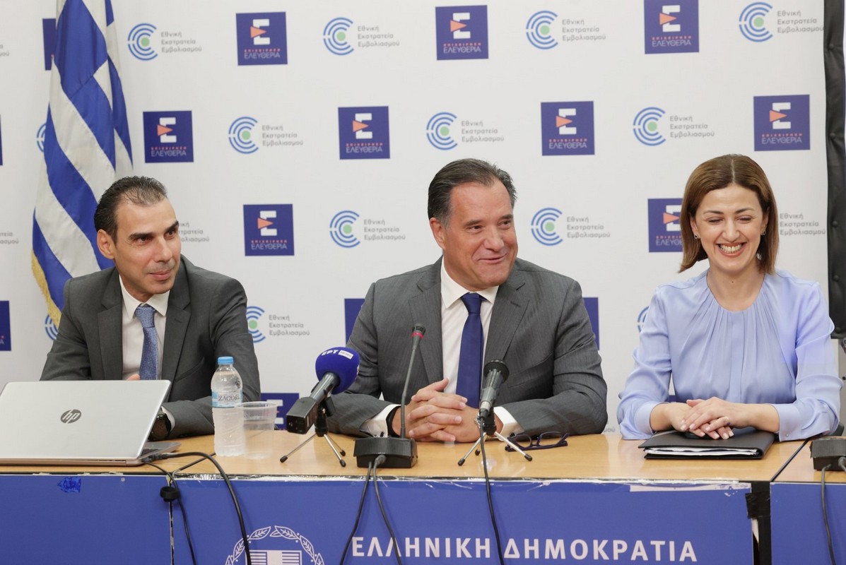 Αδ. Γεωργιάδης: «Το ΕΣΥ δεν καταρρέει και το δείχνουν τα στοιχεία» – Ποια τα οικονομικά κίνητρα στους νέους γιατρούς (ΦΩΤΟ)