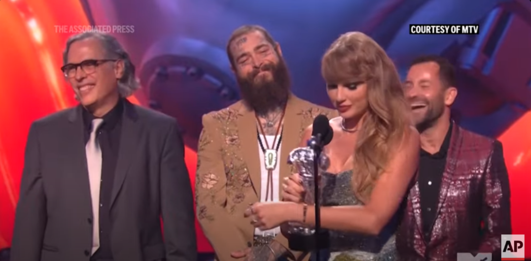 MTV VMAs: Σάρωσε η Τέιλορ Σουίφτ – Αυτοί είναι οι νικητές (VIDEO)