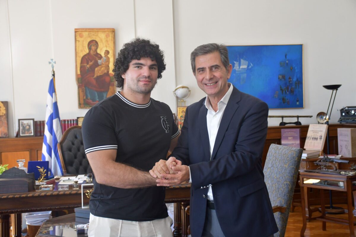 Γκιουλέκας: Υποδέχθηκε στο ΥΜΑΘ τον Χάλκινο Ολυμπιονίκη Θεόδωρο Τσελίδη (ΦΩΤΟ)