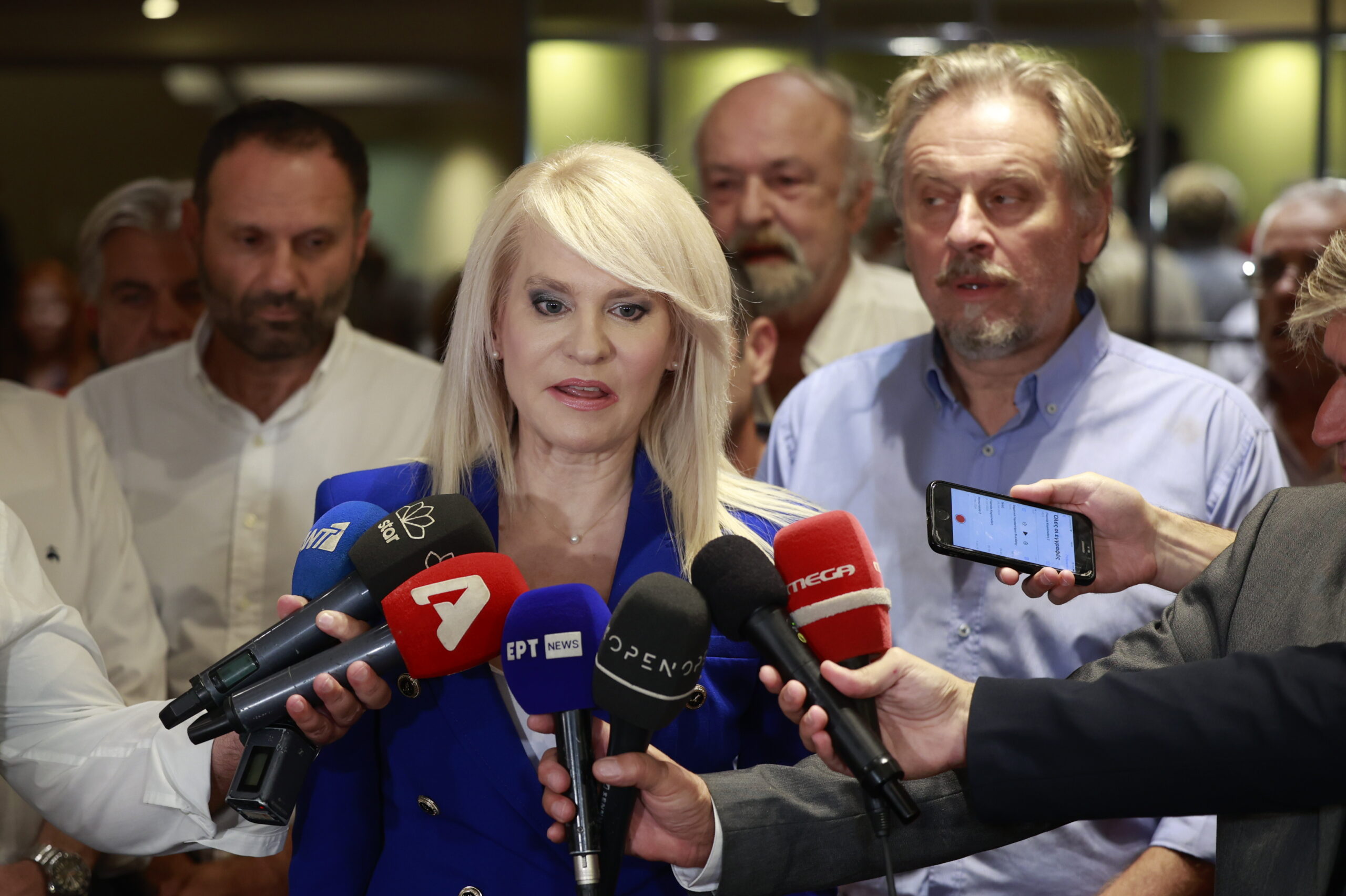 Πυρά Τζάκρη κατά όλων