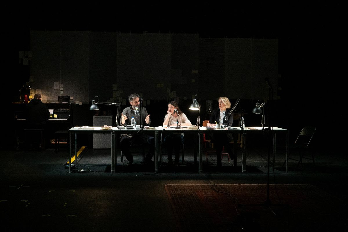 Τελευταίες παραστάσεις για το «96%» του Πρόδρομου Τσινικόρη