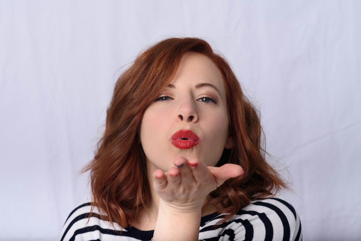 Σήμερα η Παγκόσμια ημέρα φιλιού – Οι ευεργετικές ιδιότητες του (VIDEO)