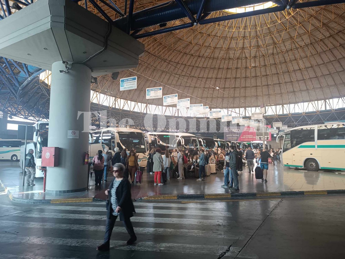 Θεσσαλονίκη: «Πλημμύρισε» από κόσμο το ΚΤΕΛ Μακεδονία ενόψει τριημέρου (ΦΩΤΟ)