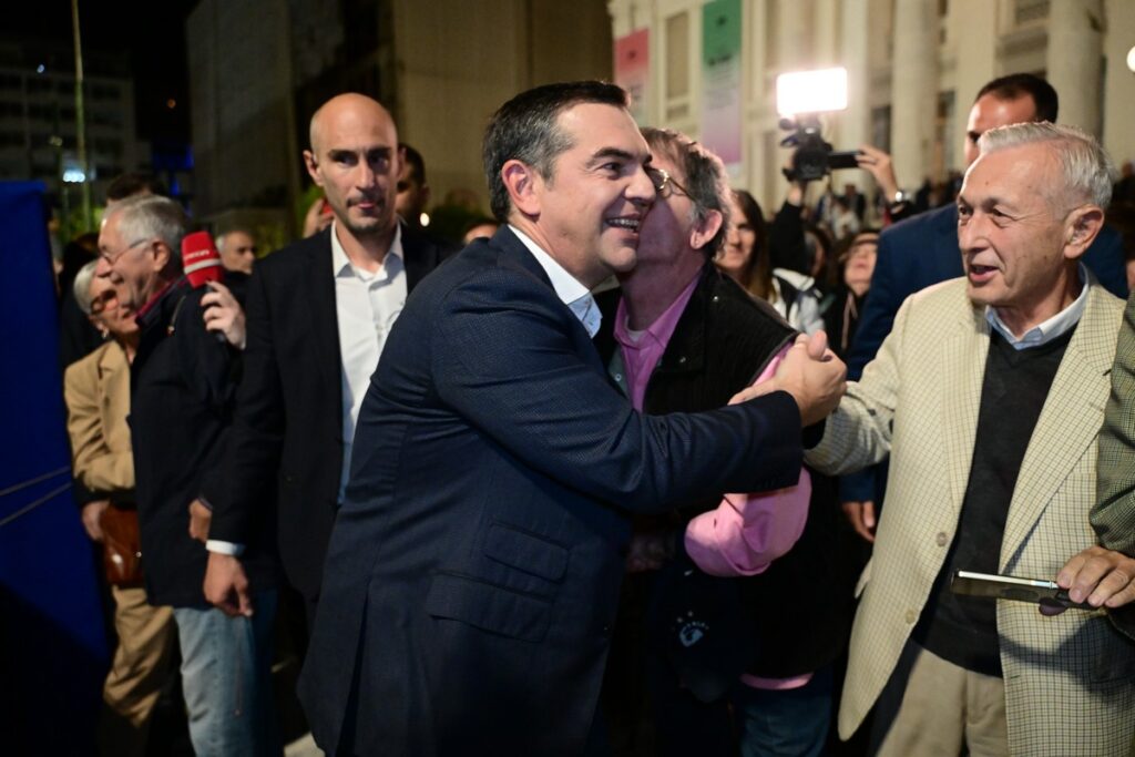 Αλ. Τσίπρας: «Αν δεν αλλάξουμε πορεία θα ξαναπέσουμε σε τοίχο» –Πρόταση για Εθνικό Σχέδιο Ανασυγκρότησης (ΦΩΤΟ+VIDEO)
