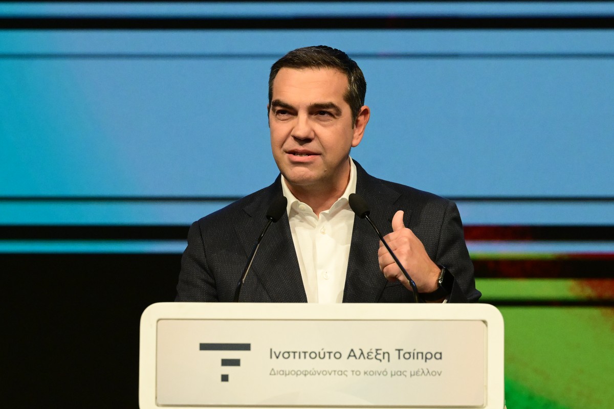 Αλ. Τσίπρας: Διάλεξα το δρόμο έξω από το σύστημα, μέσα στην κοινωνία