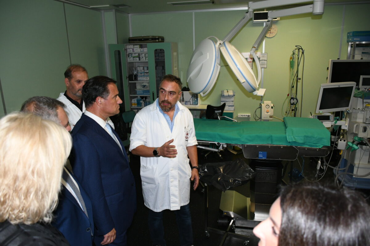 Σε νοσοκομεία της Θεσσαλονίκης ο Άδωνις Γεωργιάδης (ΦΩΤΟ)