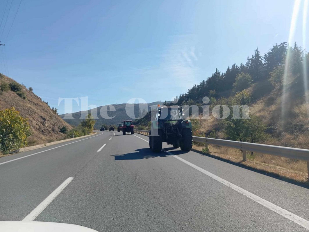 Διαμαρτυρία κτηνοτρόφων στη Χαλκιδική – Στους δρόμους με τρακτέρ και αγροτικά (ΦΩΤΟ + VIDEO)