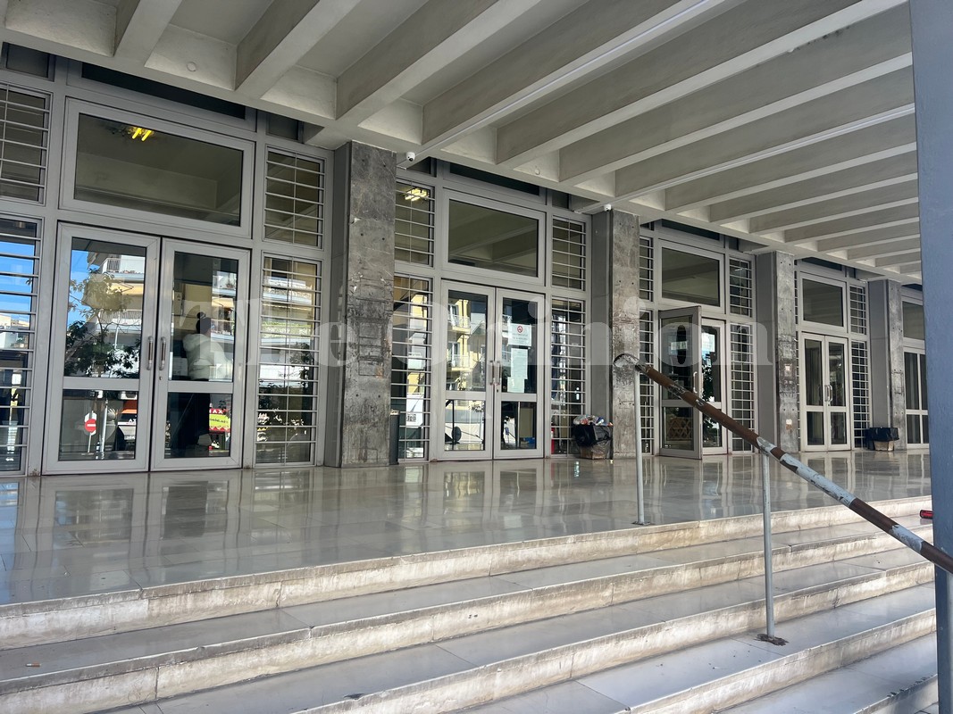 Θεσσαλονίκη: Ισόβια στον 47χρονο που σκότωσε τη σύζυγό του και μαχαίρωσε τον γιο της