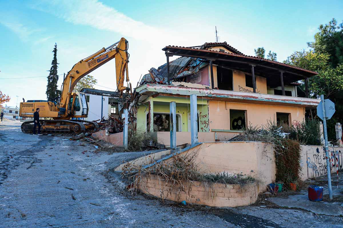 Δήμος Νεάπολης- Συκεών: Κατεδαφίσεις κτισμάτων για να δημιουργηθεί νέος χώρος πρασίνου και σχολείο (ΦΩΤΟ)