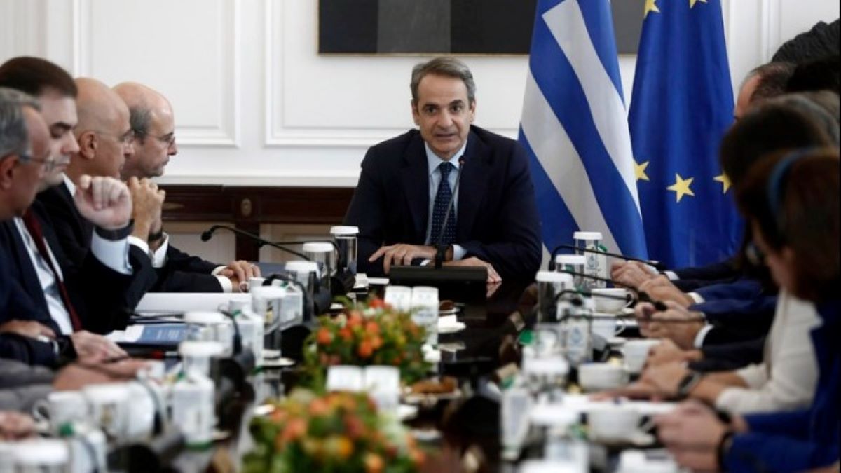 Mητσοτάκης: Στα 950 ευρώ ο κατώτατος μισθός το 2027 – απαγορεύεται δια νόμου η μείωσή του