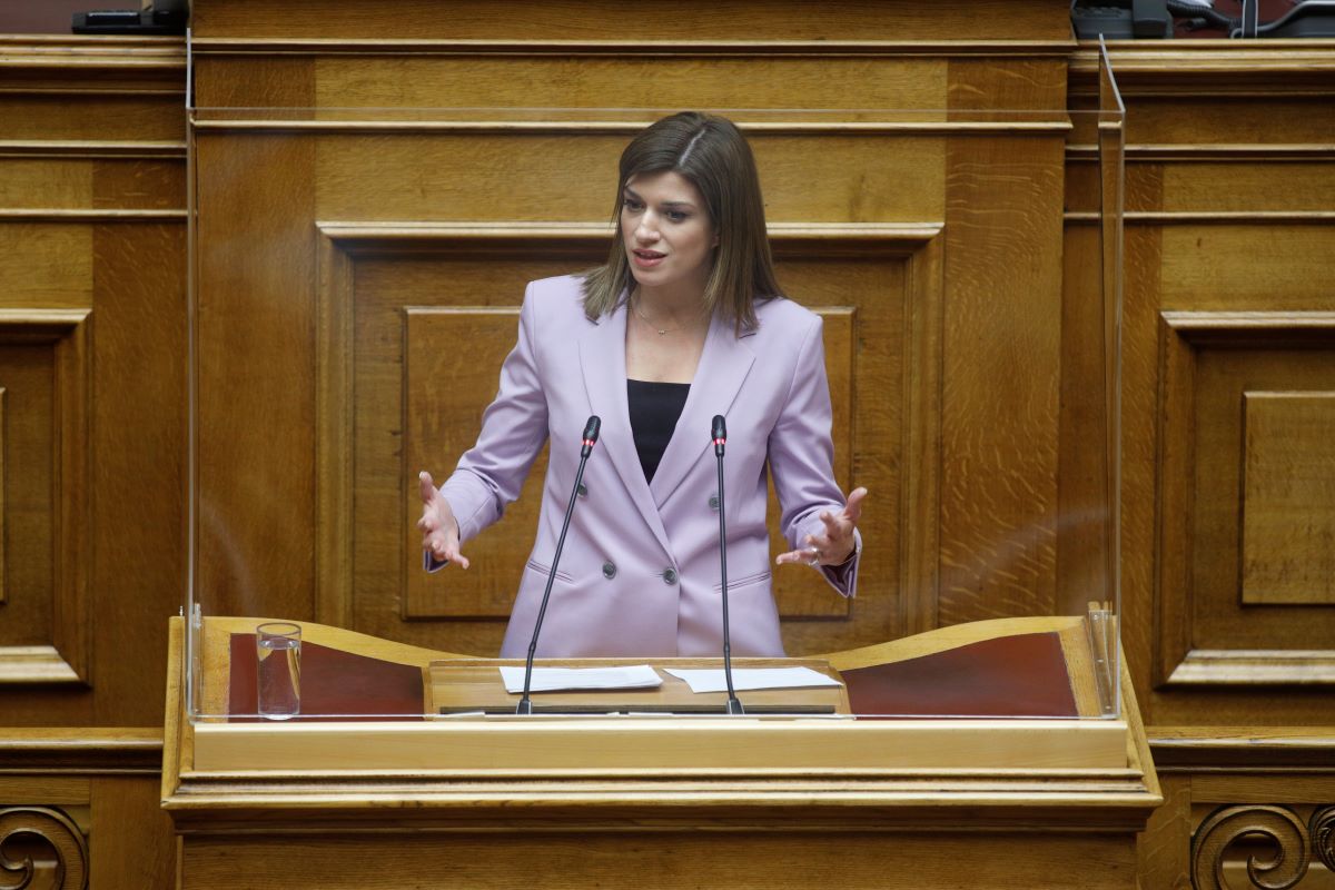 Νοτοπούλου: Καταδικάζετε τους ανθρώπους που σηκώνουν στις πλάτες τους τον ελληνικό τουρισμό (VIDEO)