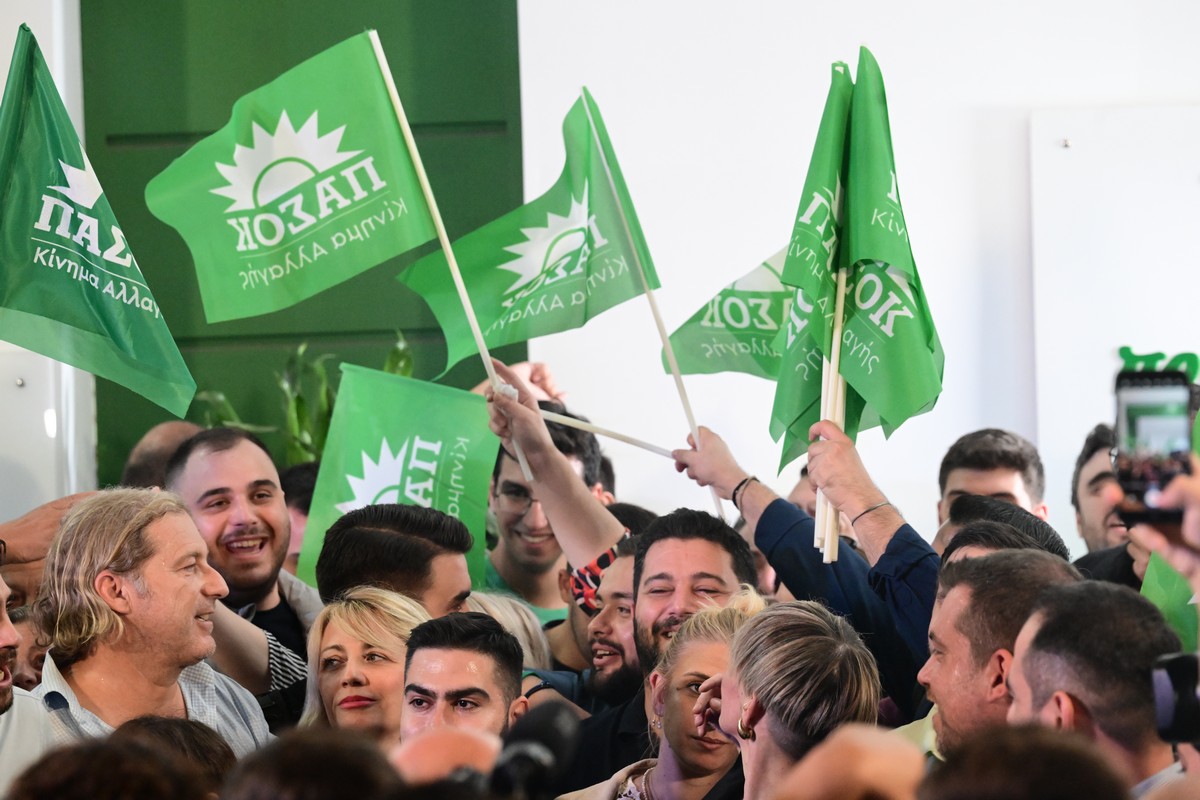 Πώς διαβάζουν τις δημοσκοπήσεις στη Χαριλάου Τρικούπη