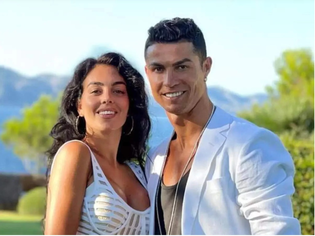 H Georgina Rodriguez ποζάρει γυμνή για γνωστό brand (ΦΩΤΟ)