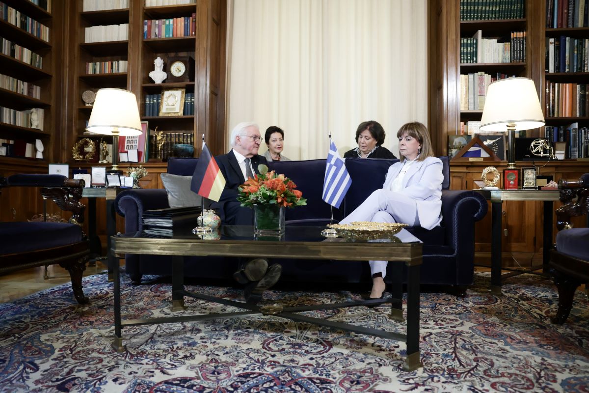 Το θέμα των γερμανικών αποζημιώσεων έθεσε η Σακελλαροπούλου στον Σταϊνμάιερ (VIDEO)