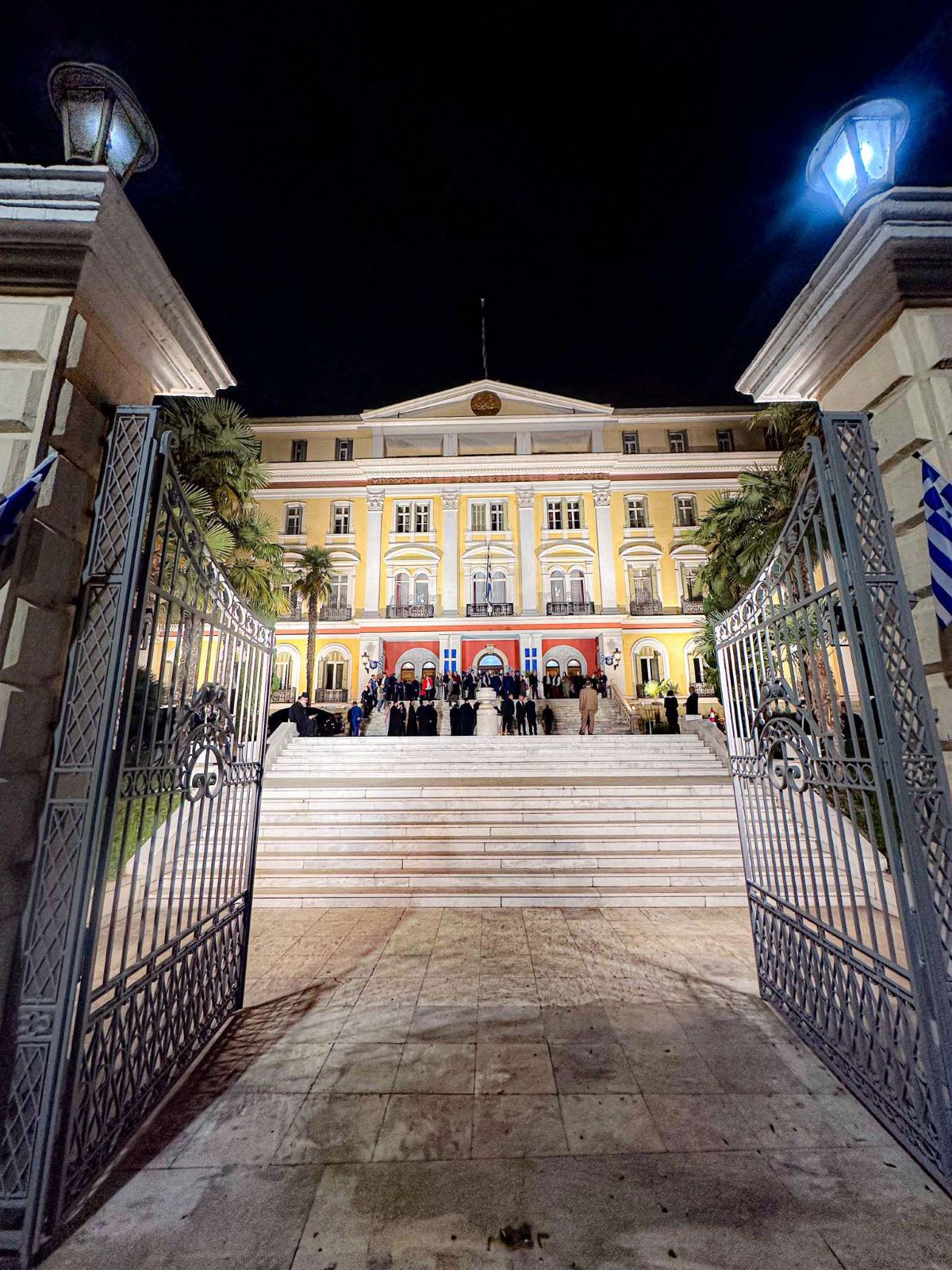 Φωταγωγήθηκε το ιστορικό κτήριο του Διοικητηρίου της Θεσσαλονίκης