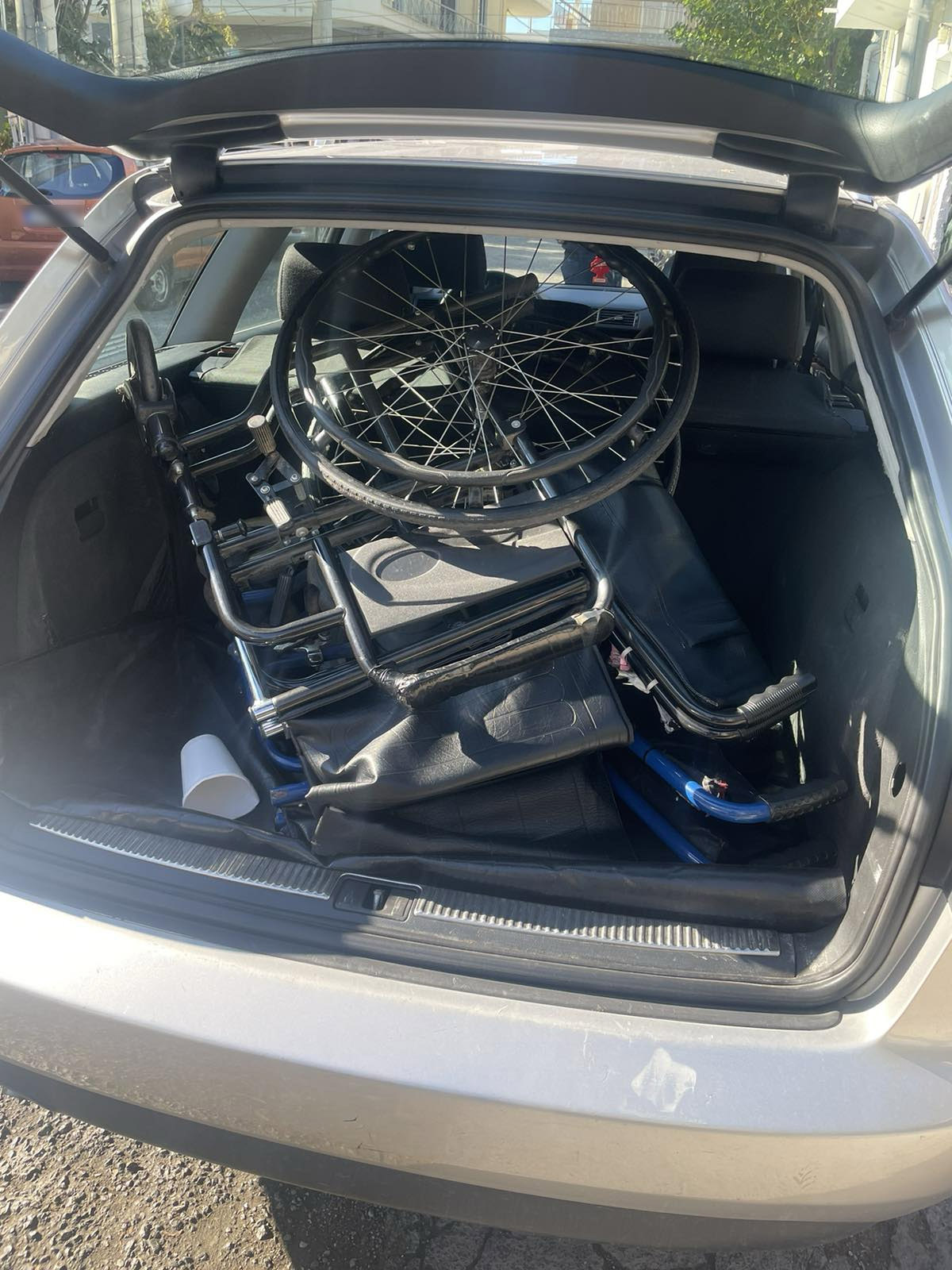 Στη «φάκα» σπείρα που μετέφερε παράνομα μετανάστες ΑμεΑ και τους έβαζε να ζητιανεύουν (ΦΩΤΟ)